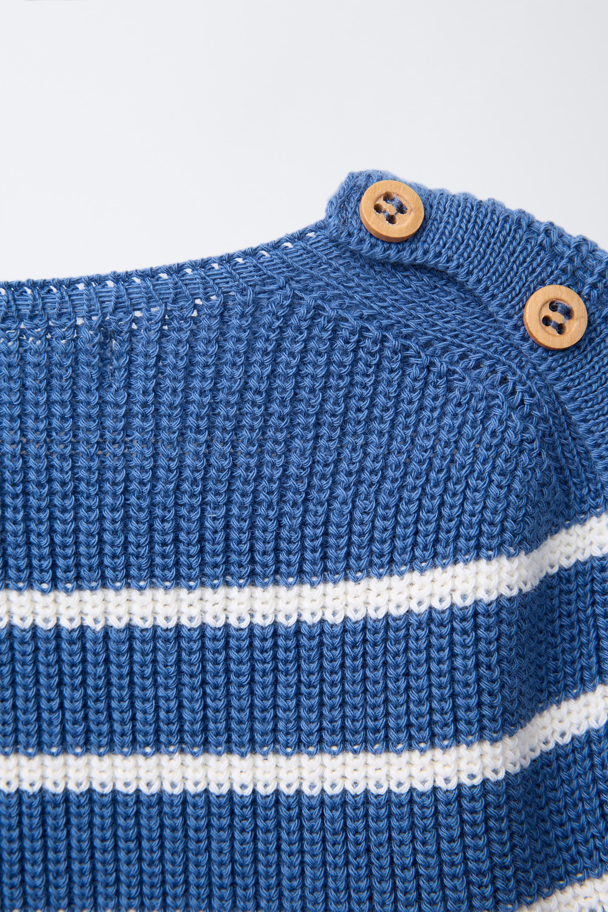 PULL EN MAILLE À RAYURES